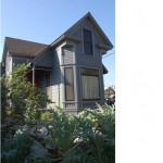 lahistorichomes.com_farmhouse_Exterior_side-garden-view